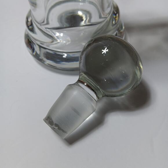 Crystal Decanter 11" tall (sith stopper) Clear Floral Cut Design Handle - Picture 10 of 13